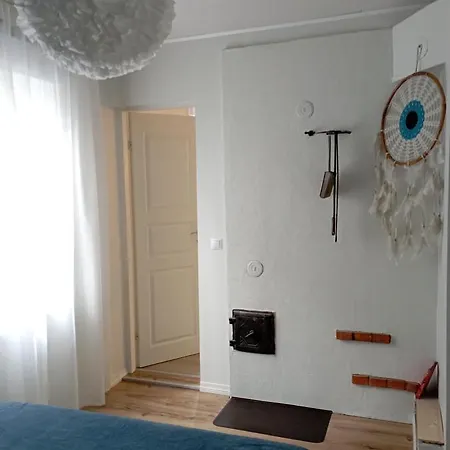 Kena Kesklinna Korter. * Pärnu
